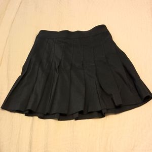 Love Tree, pleated skirt, Size Small, Navy